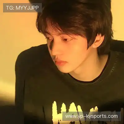 万桢翼